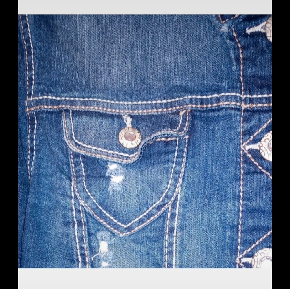 Amethyst Cropped Distressed Denim Jacket Size Medium Measurements Approx: Should - Picture 3 of 7